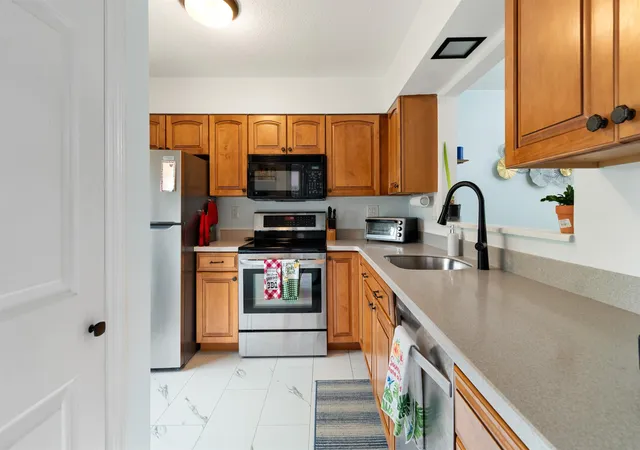 Photo 3 of Sale Pending at 280 Eastview Cir, Williston, VT 05495 | MLS# 5100688 | Listing updated on 2026-08-01