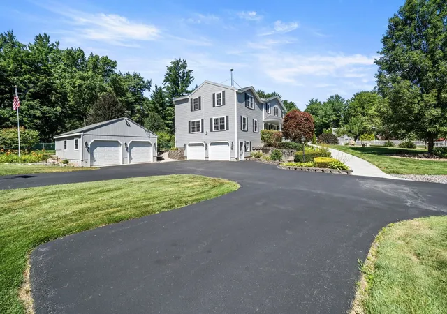 Photo 3 of Sale Pending at 8 Forest St, Londonderry, NH 03053 | MLS# 5100710 | Listing updated on 2026-09-25
