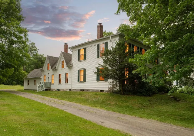 3rd image of 52 School St, Haverhill, NH 03765 | MLS# 5100725