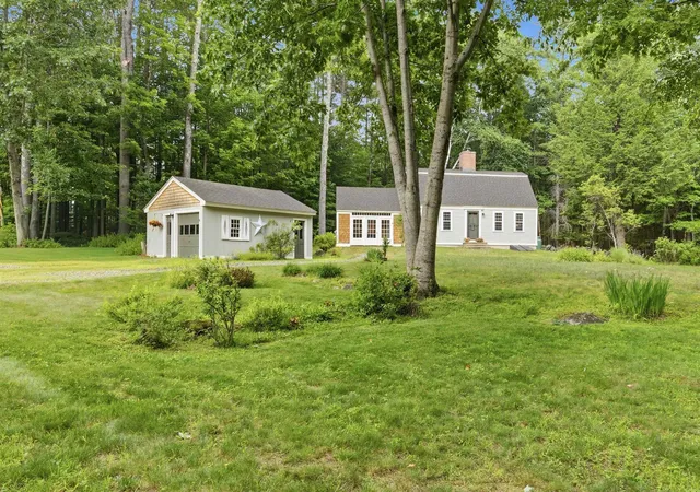 Photo 1 of Single family home for sale at 6 Marisue Ter, Melvin Village, NH 03850 | MLS# 5100731 | Listing updated on 2026-09-14
