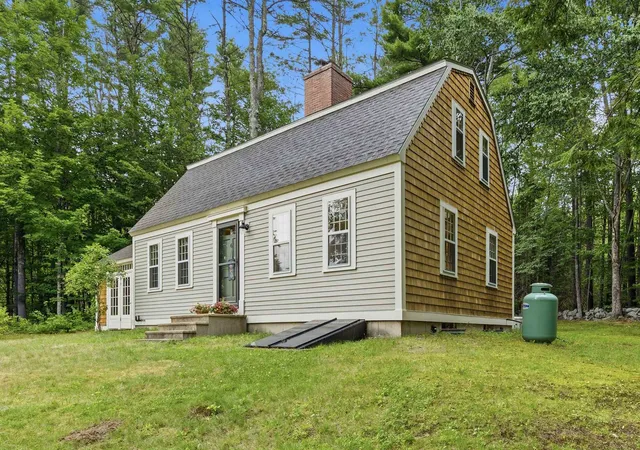 Photo 3 of Single family home for sale at 6 Marisue Ter, Melvin Village, NH 03850 | MLS# 5100731 | Listing updated on 2026-09-14