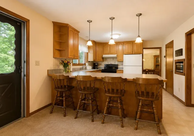Photo 3 of Single family home for sale at 11 Rivendell Dr, Essex Junction, VT 05452 | MLS# 5100732 | Listing updated on 2026-09-17