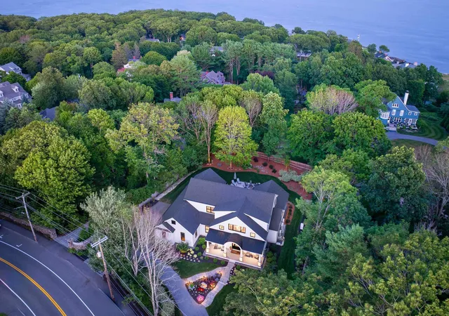 Photo 4 of Single family home for sale at 565 York St, York, ME 03909 | MLS# 5100742 | Listing updated on 2026-09-21