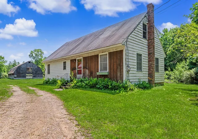 Photo 2 of Single family home for sale at 540 Mountain Rd, Concord, NH 03301 | MLS# 5100769 | Listing updated on 2026-07-20