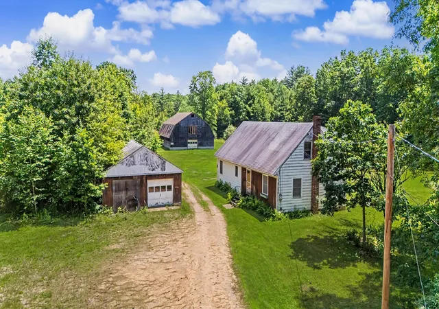 Photo 3 of Single family home for sale at 540 Mountain Rd, Concord, NH 03301 | MLS# 5100769 | Listing updated on 2026-07-20