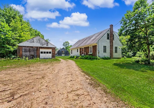 Photo 3 of Single family home for sale at 540 Mountain Rd, Concord, NH 03301 | MLS# 5100769 | Listing updated on 2026-09-25