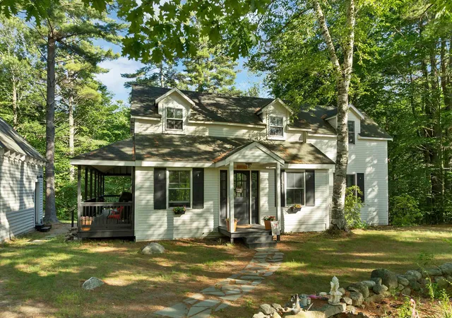 Photo 1 of Single family home for sale at 2 Kehonka Hill Rd, Wolfeboro, NH 03894 | MLS# 5100780 | Listing updated on 2026-08-31