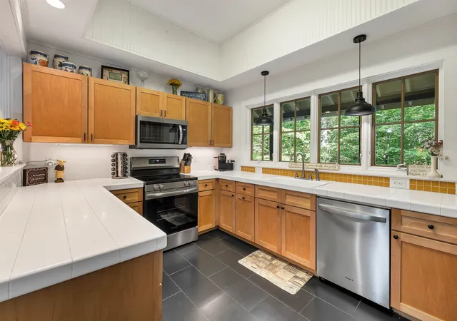 Photo 2 of Single family home for sale at 2 Kehonka Hill Rd, Wolfeboro, NH 03894 | MLS# 5100780 | Listing updated on 2026-08-31