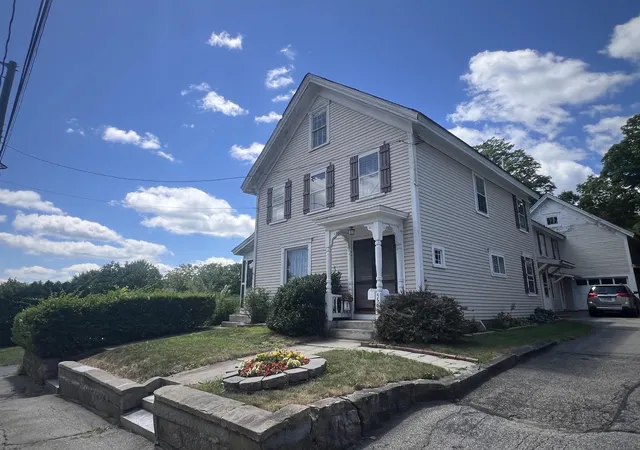 Photo 2 of Single family home for sale at 556 Main St, Farmington, NH 03835 | MLS# 5100783 | Listing updated on 2026-08-19