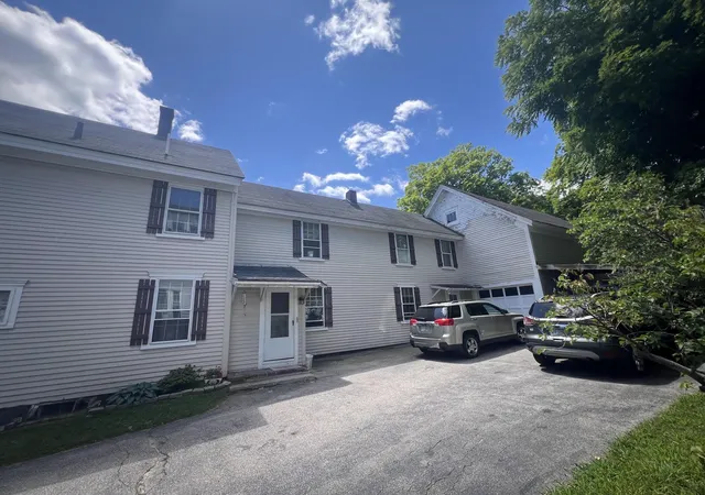 Photo 4 of Single family home for sale at 556 Main St, Farmington, NH 03835 | MLS# 5100783 | Listing updated on 2026-08-19