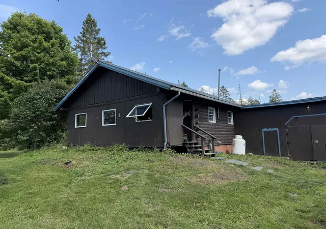 Photo 2 of Single family home for sale at 928 Holland Pond Rd, Derby Line, VT 05830 | MLS# 5100792 | Listing updated on 2026-08-31