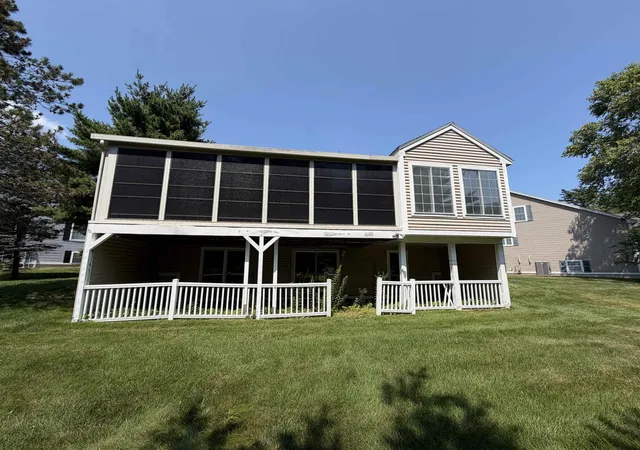 Photo 2 of Single family home for sale at 12 Twin Pond Cir, Exeter, NH 03833 | MLS# 5100795 | Listing updated on 2026-09-17