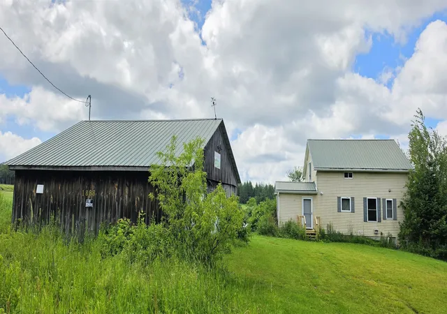 Photo 1 of Single family home for sale at 1888 Trucott Rd, Derby Line, VT 05830 | MLS# 5100802 | Listing updated on 2026-07-22