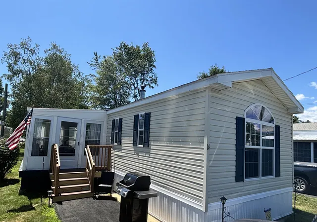 1st image of 14 Chestnut Rd, North Hampton, NH 03862 | MLS# 5100807