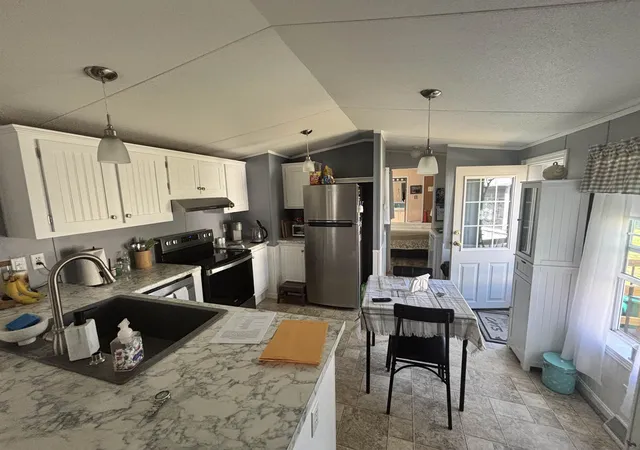 Photo 4 of Manufactured home for sale at 14 Chestnut Rd, North Hampton, NH 03862 | MLS# 5100807 | Listing updated on 2026-08-19