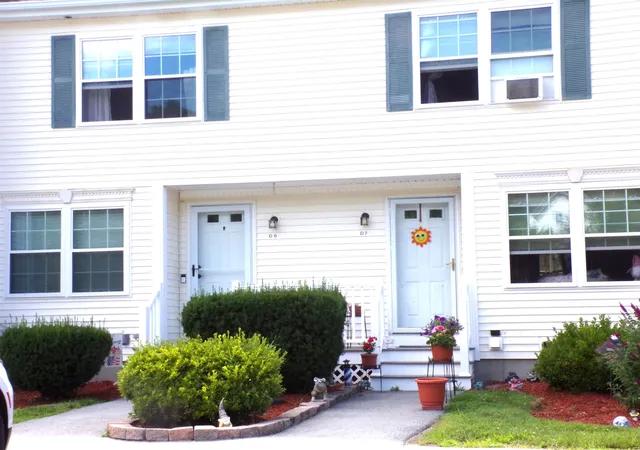 1st image of 6 Pleasant St, Hooksett, NH 03106 | MLS# 5100815