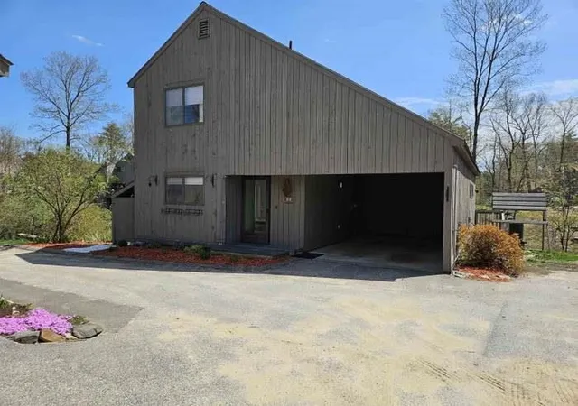 Photo 1 of Sale Pending at 111 Coburn Woods Dr, Nashua, NH 03063 | MLS# 5100821 | Listing updated on 2026-09-16