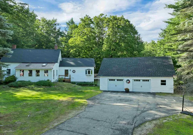 Photo 2 of Single family home for sale at 1195 Chocorua Rd, Chocorua, NH 03886 | MLS# 5100844 | Listing updated on 2026-09-11