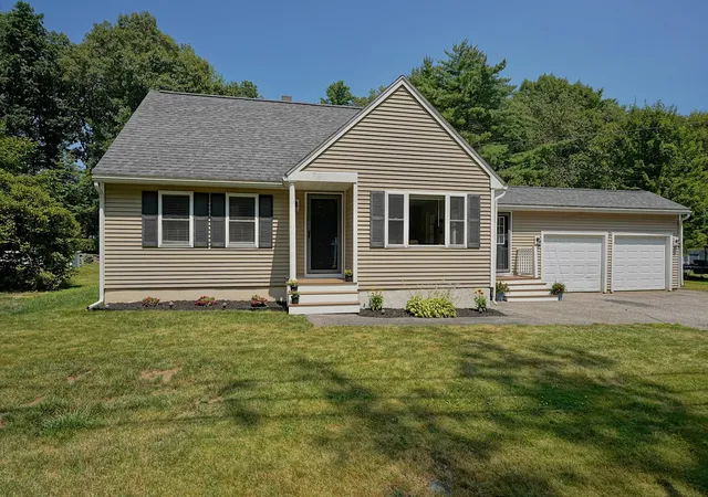 2nd image of 29 Mary Batchelder Rd, Hampton, NH 03842 | MLS# 5100851