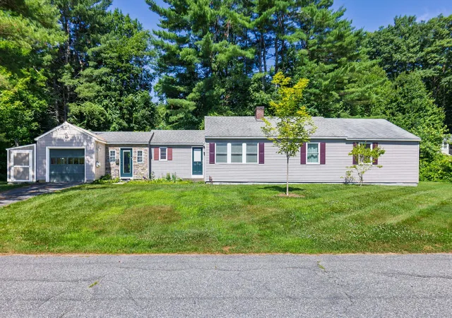 Photo 4 of Single family home for sale at 210 Hanover St, White River Junction, VT 05001 | MLS# 5100852 | Listing updated on 2026-08-27