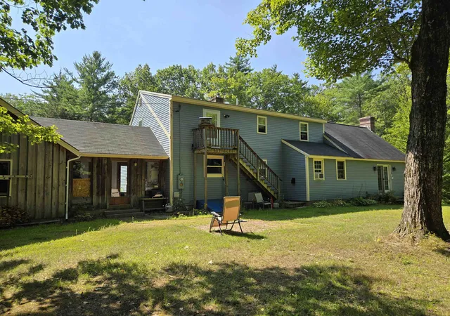 Photo 2 of Single family home for sale at 342 Weare Rd, New Boston, NH 03070 | MLS# 5100884 | Listing updated on 2026-09-10
