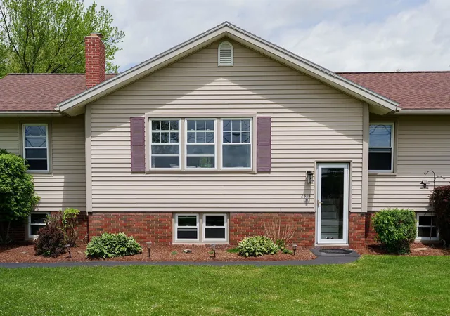 Photo 3 of Single family home for sale at 2515 Mountain View Rd, Williston, VT 05495 | MLS# 5100906 | Listing updated on 2026-10-05
