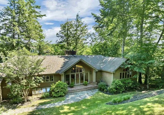 Photo 2 of Single family home for sale at 6 Wyanoke Gate Ln, Wolfeboro, NH 03894 | MLS# 5100917 | Listing updated on 2026-07-22