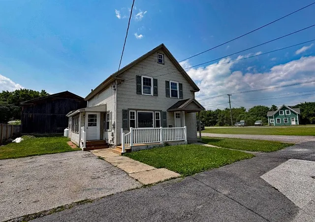Photo 2 of Single family home for sale at 3 Meadow St, Rutland, VT 05701 | MLS# 5100936 | Listing updated on 2026-08-20