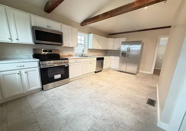 Photo 3 of Single family home for sale at 3 Meadow St, Rutland, VT 05701 | MLS# 5100936 | Listing updated on 2026-08-20