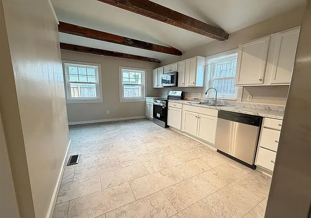 Photo 3 of Single family home for sale at 3 Meadow St, Rutland, VT 05701 | MLS# 5100936 | Listing updated on 2026-08-20
