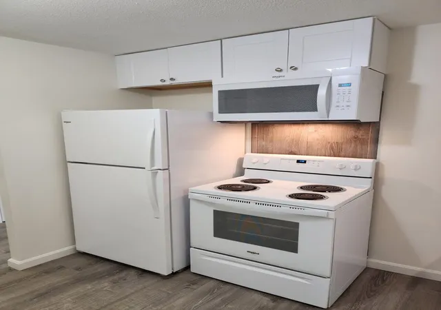 Photo 3 of Condo for sale at 128 Loudon Rd #2F, Concord, NH 03301 | MLS# 5100940 | Listing updated on 2026-09-16