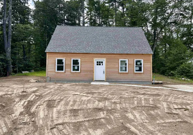 2nd image of 92 Long Shores Dr, Barrington, NH 03825 | MLS# 5100965