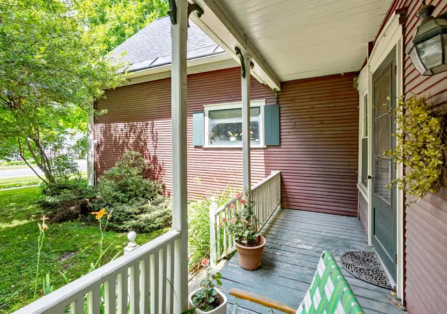 Photo 3 of Single family home for sale at 295 Main St, Derby, VT 05829 | MLS# 5100972 | Listing updated on 2026-08-31