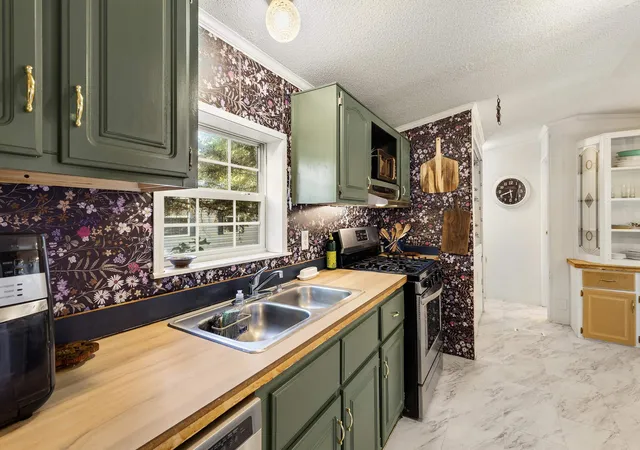 Photo 3 of Manufactured home for sale at 23 Family Cir, White River Junction, VT 05001 | MLS# 5100978 | Listing updated on 2026-08-31
