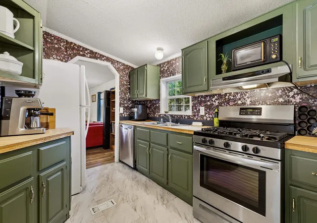 Photo 3 of Manufactured home for sale at 23 Family Cir, White River Junction, VT 05001 | MLS# 5100978 | Listing updated on 2026-08-31