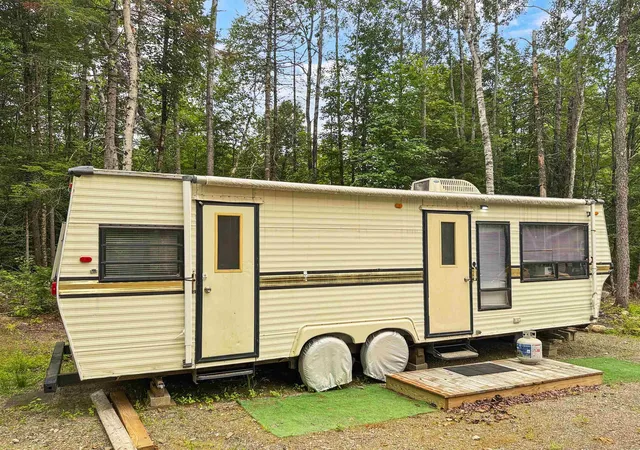 Photo 2 of Manufactured home for sale at 584 Bog Rd, North Stratford, NH 03590 | MLS# 5100985 | Listing updated on 2026-07-23
