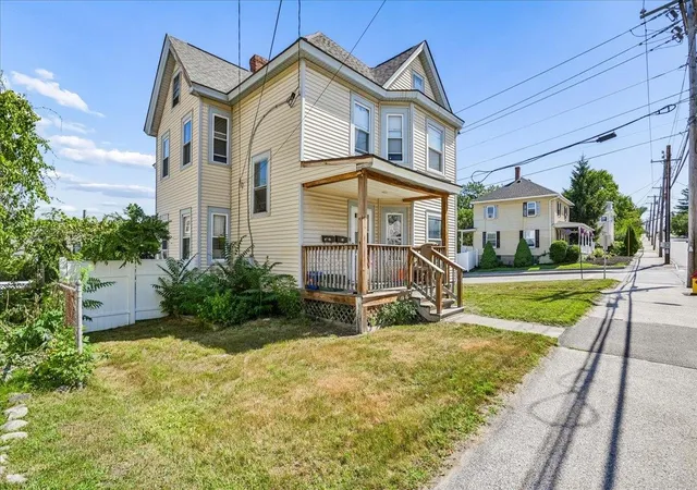 Photo 3 of Sale Pending at 384 Bridge St, Manchester, NH 03104 | MLS# 5100987 | Listing updated on 2026-09-02