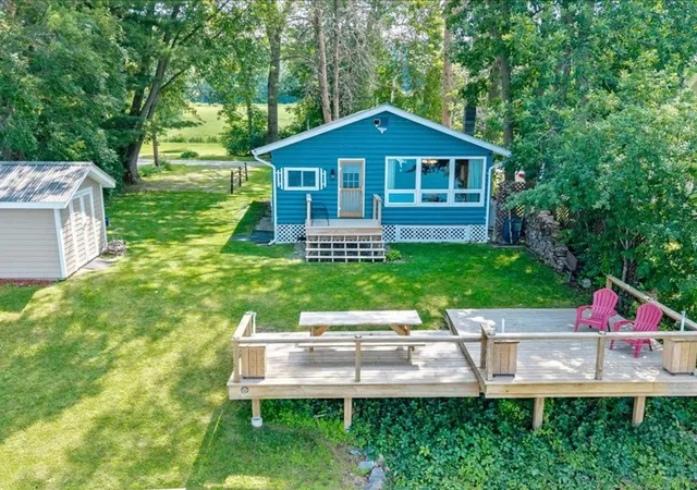 Photo 1 of Sale Pending at 425 Bingham Shore Rd, Saint Albans, VT 05478 | MLS# 5100992 | Listing updated on 2026-07-25