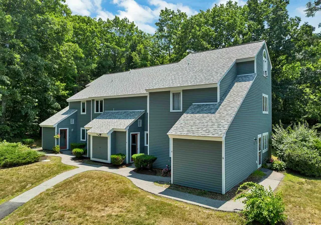 2nd image of 36 Circle Dr #1, Ashland, NH 03217 | MLS# 5101051