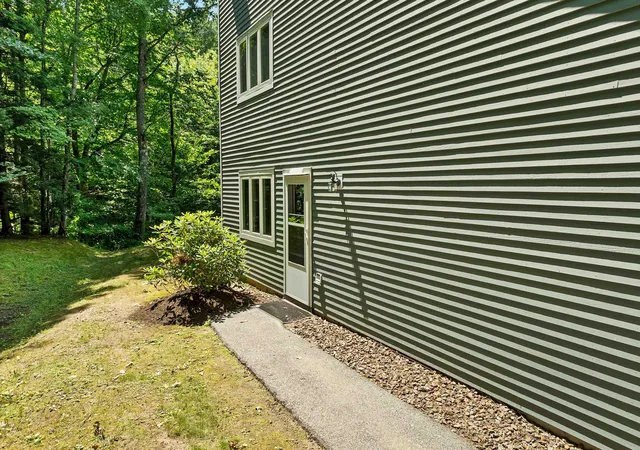 3rd image of 36 Circle Dr #1, Ashland, NH 03217 | MLS# 5101051