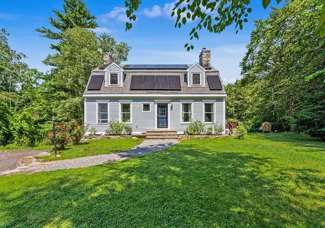 Photo 1 of Sale Pending at 10 Morrison Rd, Raymond, NH 03077 | MLS# 5101053 | Listing updated on 2026-09-04