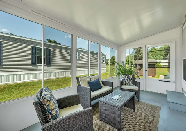 Photo 3 of Sale Pending at 7 First St, Exeter, NH 03833 | MLS# 5101069 | Listing updated on 2026-07-31