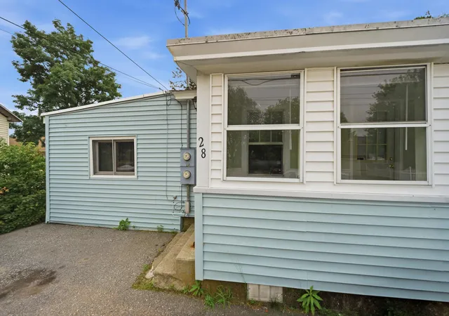 Photo 3 of Sale Pending at 28 New Dunstable Rd, Nashua, NH 03060 | MLS# 5101074 | Listing updated on 2026-09-02