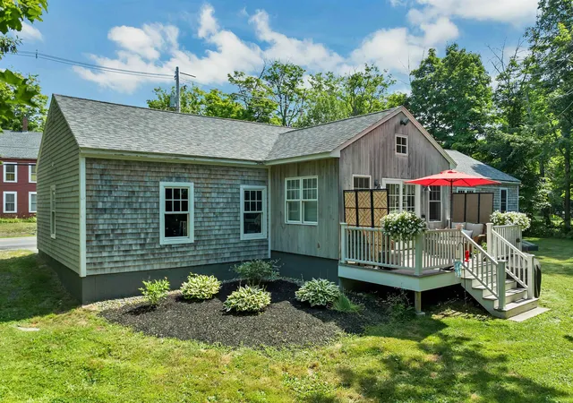 Photo 2 of Single family home for sale at 506 N Main St, Wolfeboro, NH 03894 | MLS# 5101092 | Listing updated on 2026-09-08