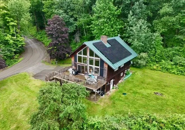Photo 2 of Single family home for sale at 1137 Ridge Hill Dr, Newport, VT 05855 | MLS# 5101112 | Listing updated on 2026-08-28
