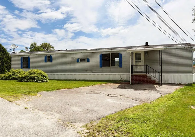 2nd image of 8 Hilltop Manor Mobile Home Park, Littleton, NH 03561 | MLS# 5101114