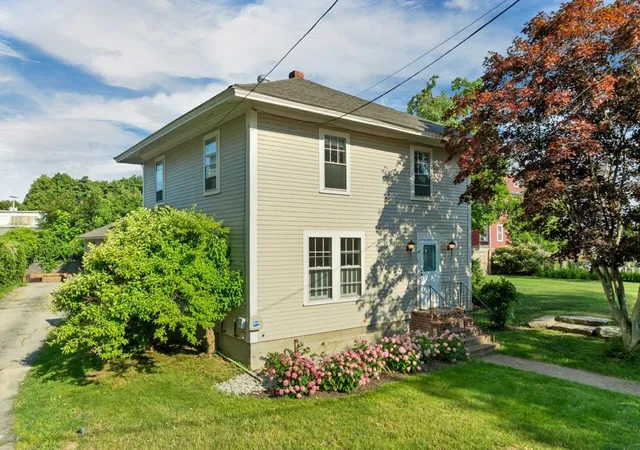 Photo 1 of Single family home for sale at 5 Brummitt Ct, Wolfeboro, NH 03894 | MLS# 5101120 | Listing updated on 2026-08-24