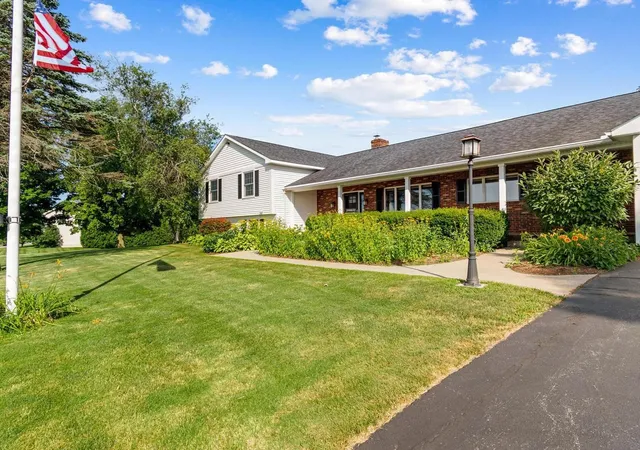 Photo 3 of Single family home for sale at 8 Green Meadow Acres, Vergennes, VT 05491 | MLS# 5101123 | Listing updated on 2026-09-01