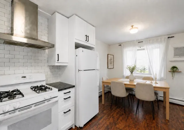 Photo 3 of Townhouse for sale at 28 Tideview Dr, Dover, NH 03820 | MLS# 5101126 | Listing updated on 2026-08-22