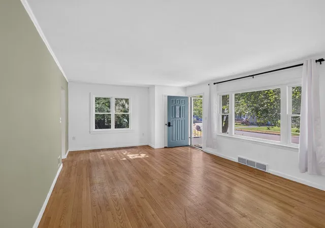 Photo 3 of Single family home for sale at 131 Iroquois Ave, Essex Junction, VT 05452 | MLS# 5101134 | Listing updated on 2026-07-22